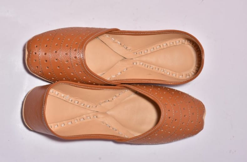 Rajwadi Men's Brown Mojaris Jutis