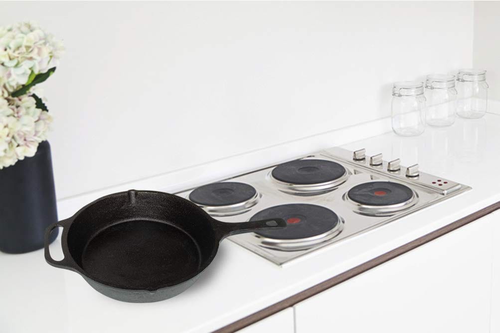 Mr. Butler Natural Pre-Seasoned Cast Iron Heavy Duty Skillet | Pan for Deep Fry | Induction & Oven Friendly Cookware | 10.25 Inch, 2 L Capacity, Black