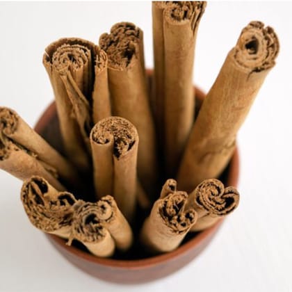 Premium Quality Ceylon Cinnamon Quills – 100 gm (in glass jar)
