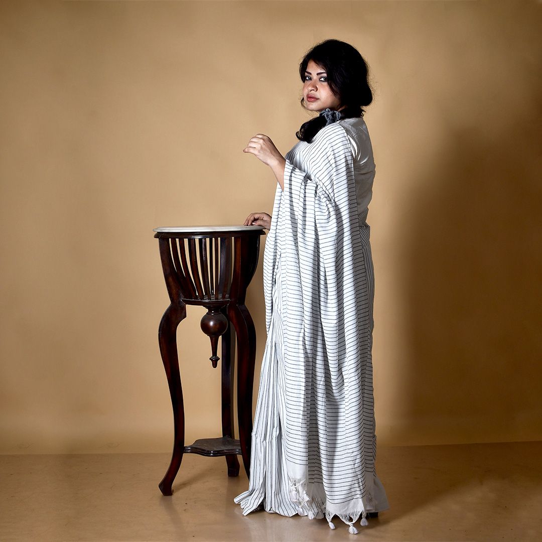 OCAU Women's Plain Weave Handloom Striped Saree with Blouse Piece