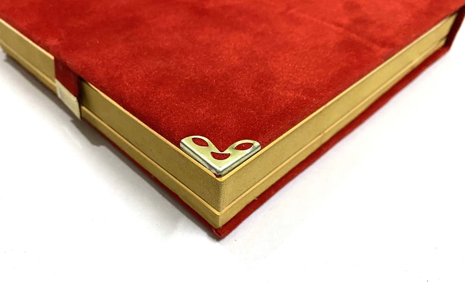 Darshik Traders Velvet Jewellery Box for Necklaces & Earring for Women And Girls | Pack Of 1 | (Red With Gold Color) (8"x7" inches)