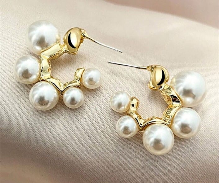 Trendy Golden Pearl Hoop earrings