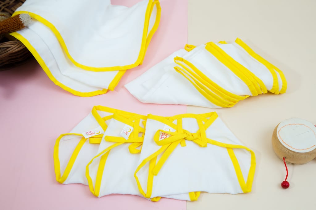 Gift set for Newborn children - 3 Nappies, 3 Napkins, and 1 Towel in Yellow