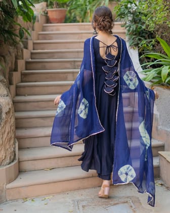 SKYDYEING Women Kurta and Dupatta Set Viscose Rayon