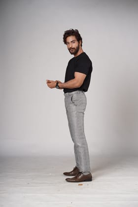 Premium Quality Jet Black Crewneck T-shirt @ 999