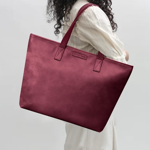 5e | Burgundy bag, Burgundy handbags, Handbag outfit