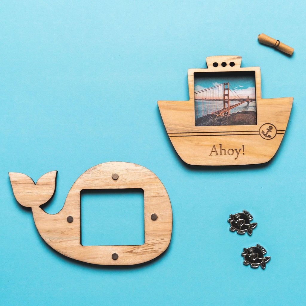 IVEI Ship and Whale Shaped Wooden Photo Magnet- Set of 2 [Photoframes]