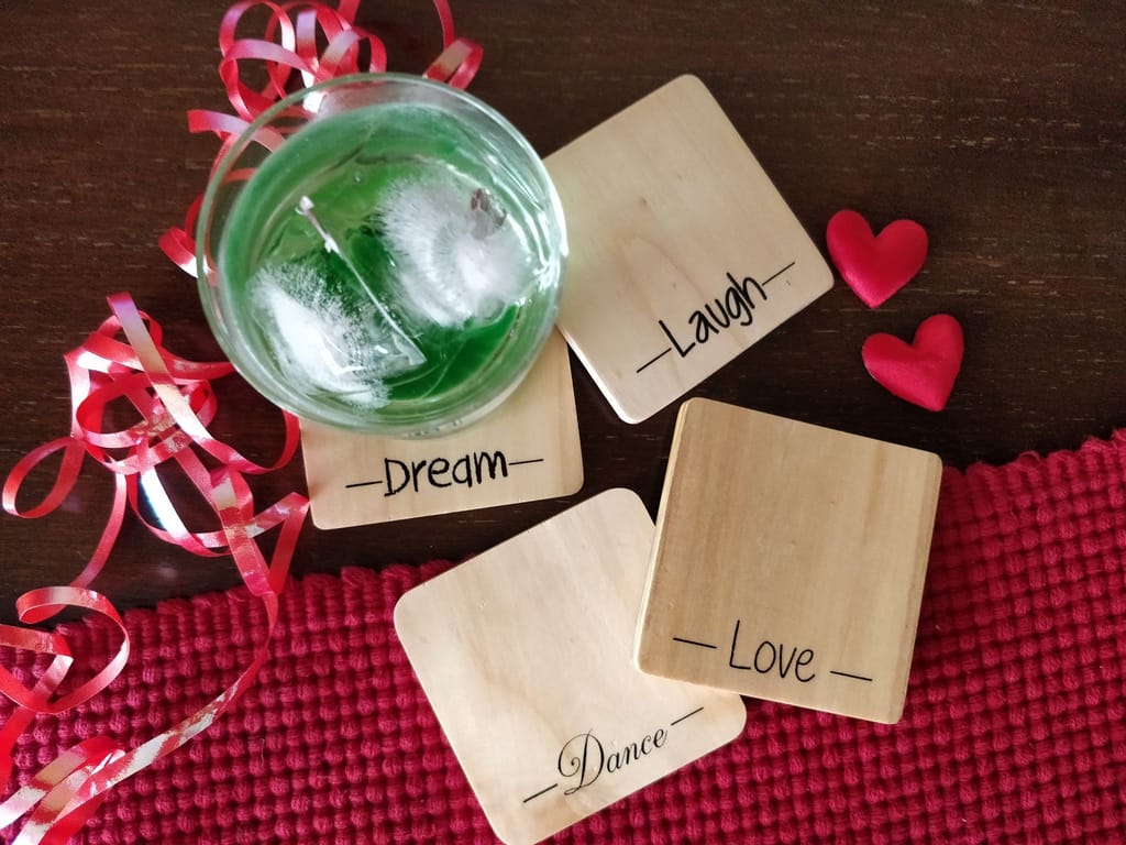 IVEI Screen Printed Motivational Wooden Coasters - Set of 4