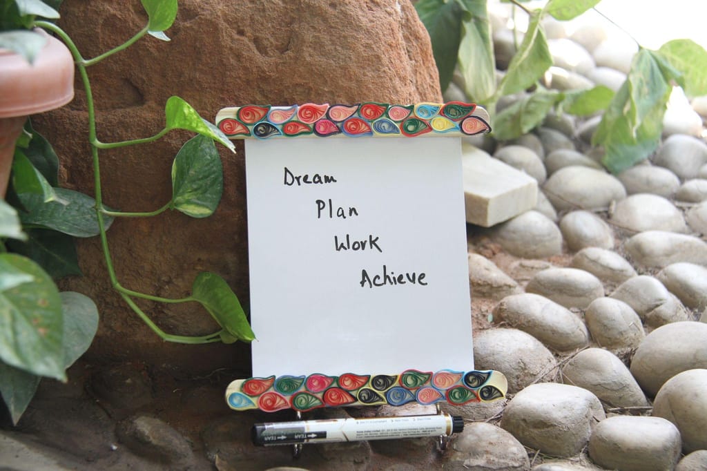 IVEI Wooden Fridge Magnet with Whiteboard and Hooks - Paper Quilling