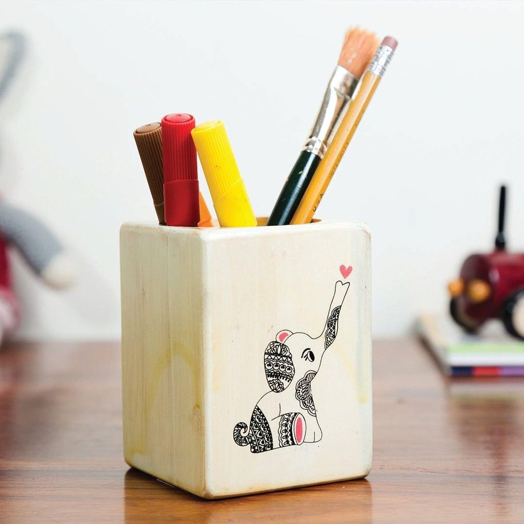IVEI Wooden Cream Elephant Doodle Pen Stand