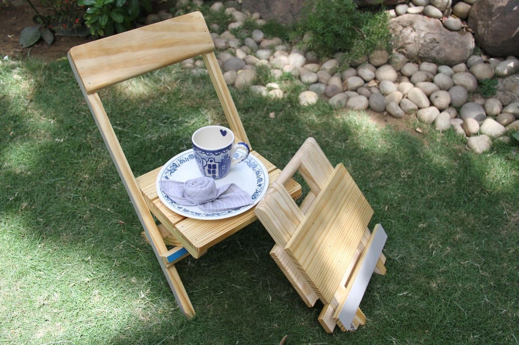 IVEI Pine Wood Kids Folding Table and Chair Set