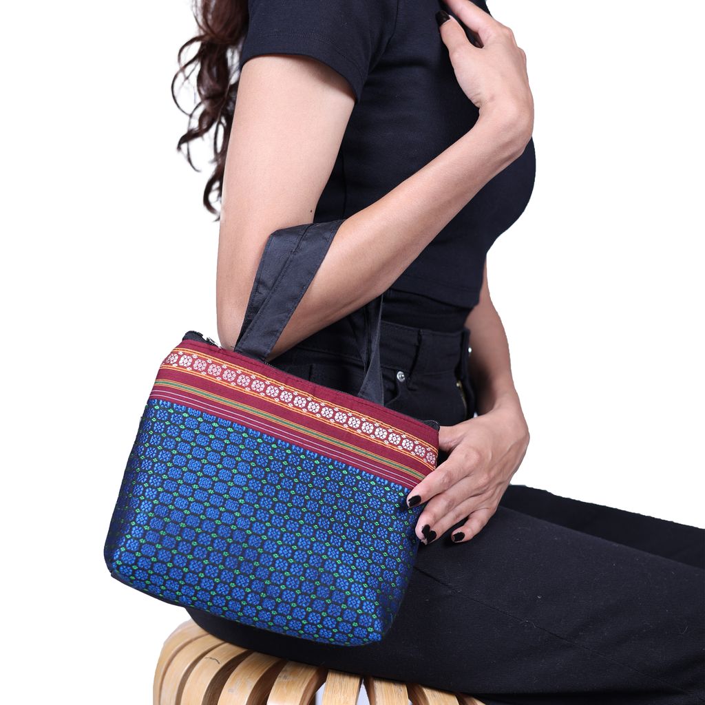 Handy Khun Hand Purse