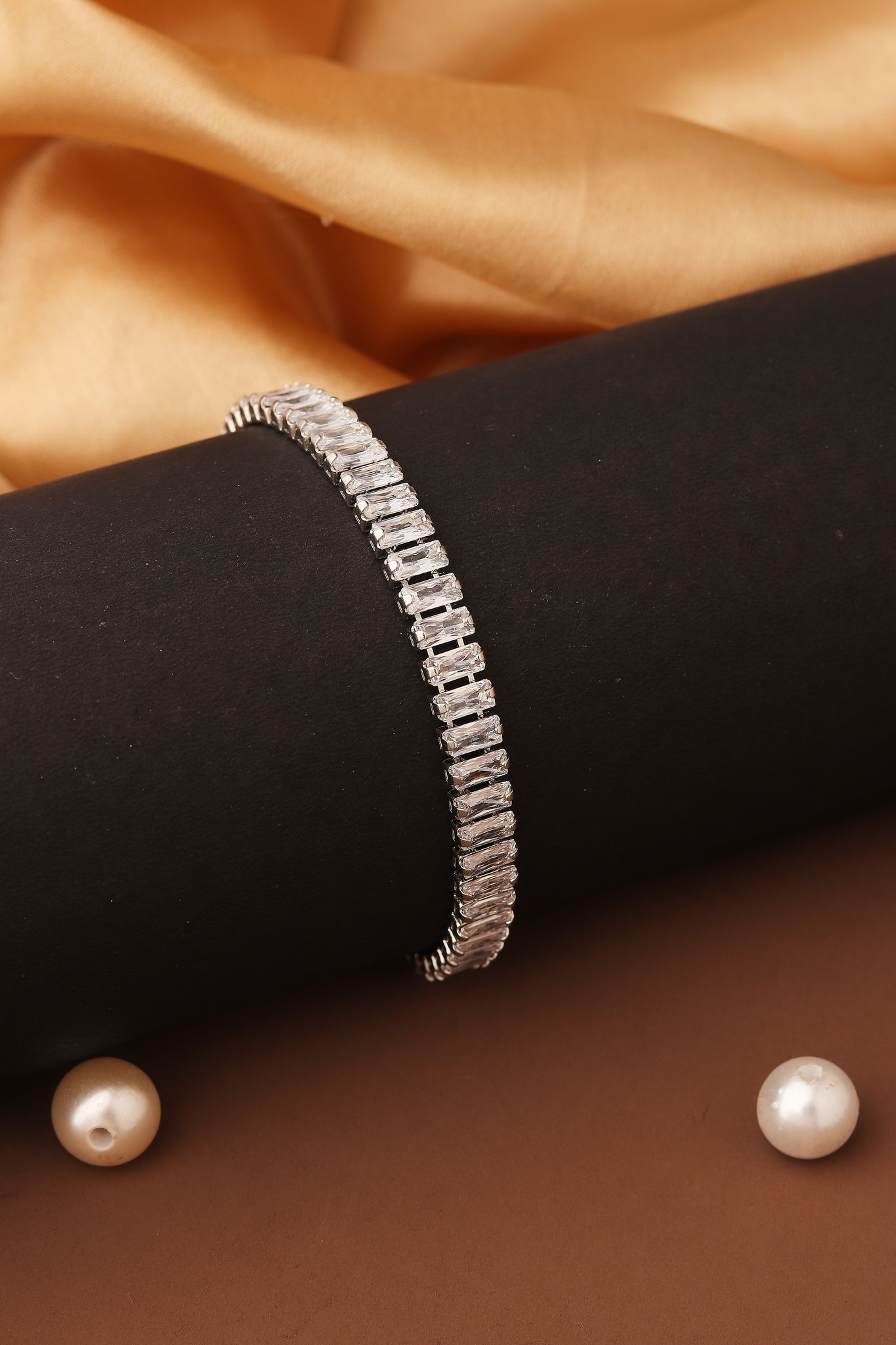 Silver Bracelet Women | Elegant and Stylish Silver Bracelets for a Chic  Look – NEMICHAND JEWELS