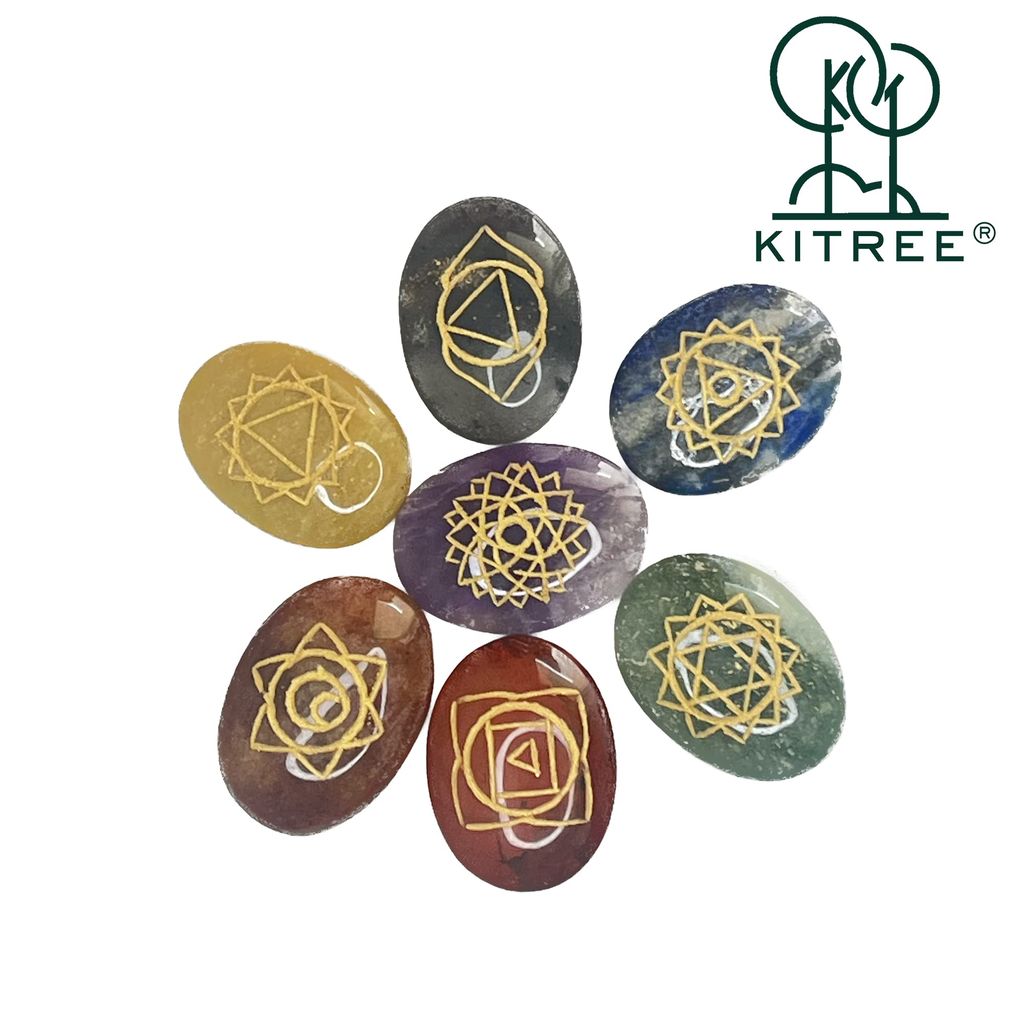 KITREE ENERGISED NATURAL CARVING SEVEN CHAKRAS CRYSTAL COINS STONE WITH POUCH (MULTI COLOR)