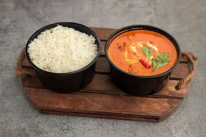 Veg Thai Red Curry With Steamed Rice __ Rice [500ml],Rice [500 Ml]