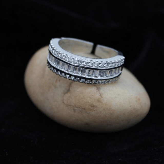 woman hand with a diamond ring on index finger | Stable Diffusion