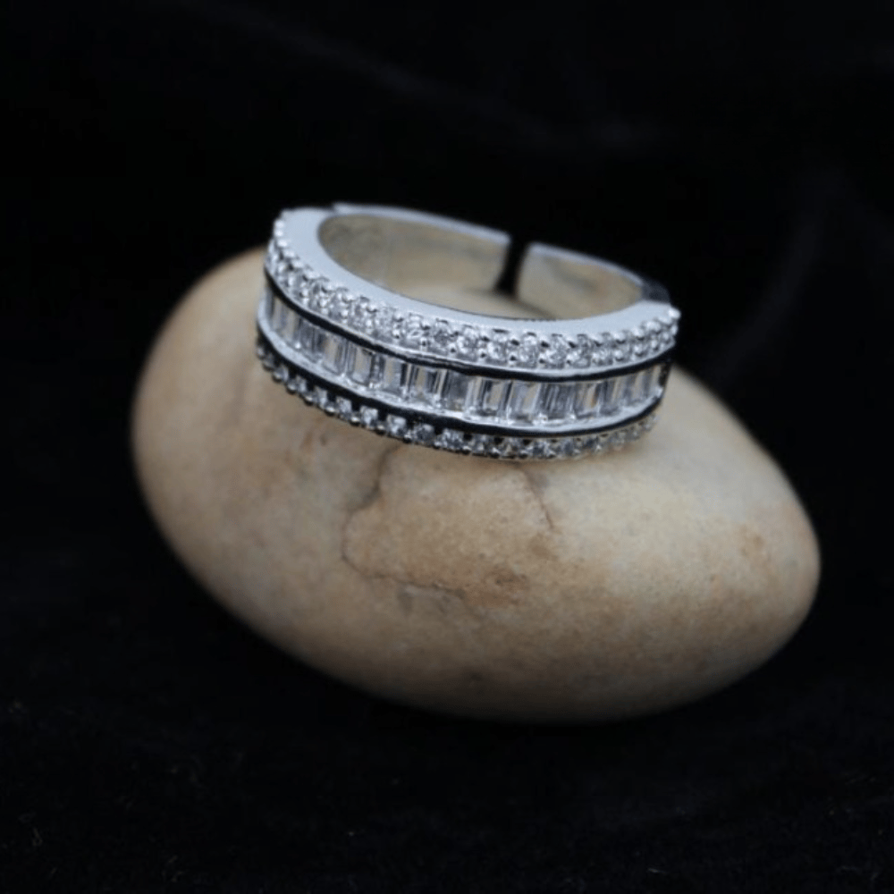 The Best Diamond Shape & Size For Your Finger - Zola Expert Wedding Advice