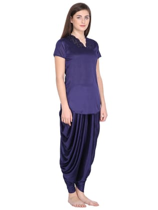 Klamotten Women's Solid Nightsuit N71N