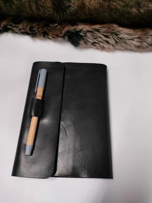 DAIRY POUCH -LEATHER