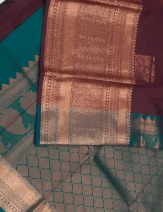 Woven, Solid/Plain Pure Silk Saree Maroon color saree with distumper color pallu