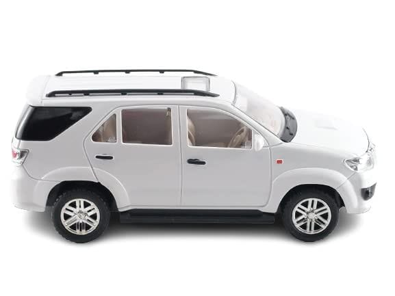 Mehtab Old Fortuner Model Car (White, Pack of 1)