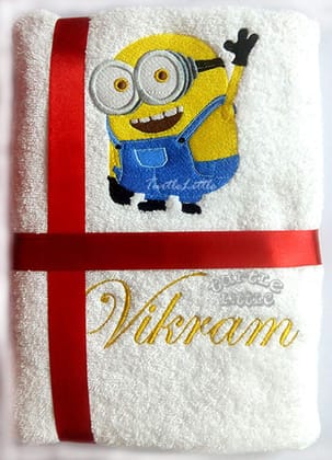 TurtleLittle, Cotton, Minion Personalised Kids Bath Towel, 500 GSM (Set of 1, White)