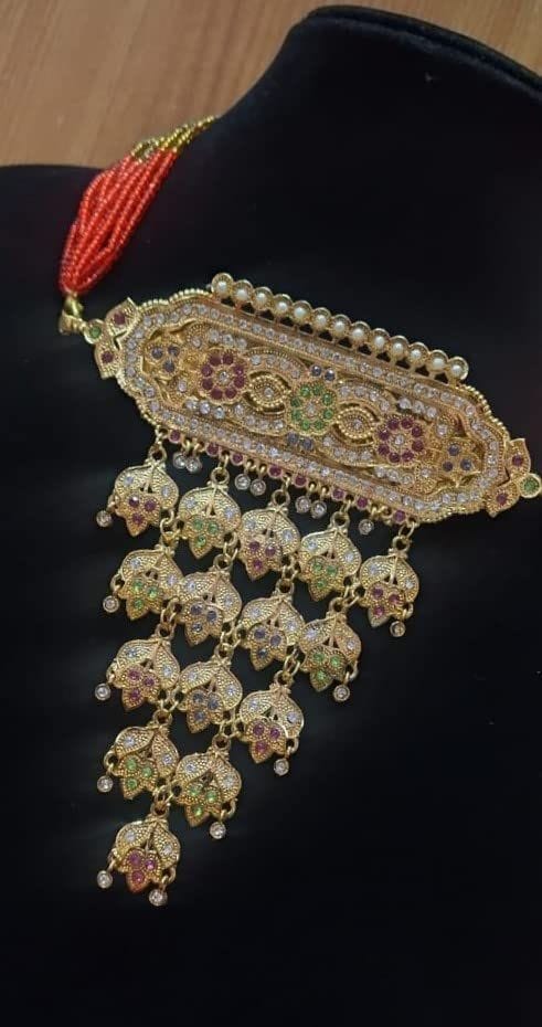 Sparkling Antique Design Rajputi Aad/Necklace with Beads & Multiple Rhinestones_01