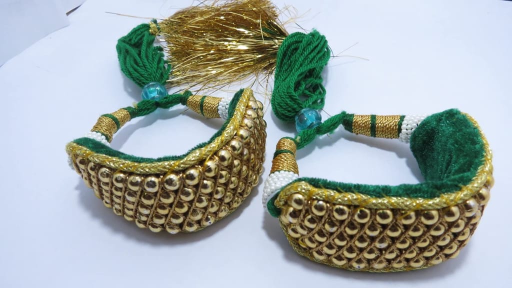 NirvairTribe Elegant & Beautiful Green And Golden Rajputi Pochi set for Women & Girls