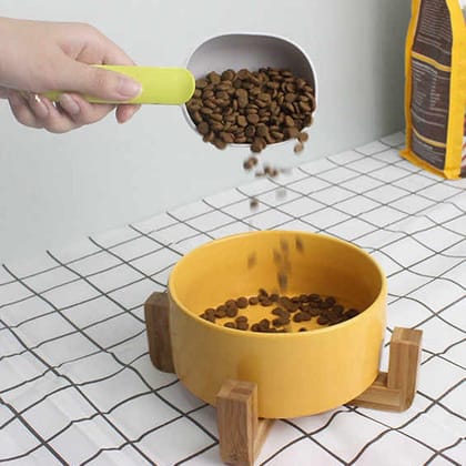 Arshalifestyle  Handle Clip Function Design ABS Food-Grade Materials Pet Food Shovel