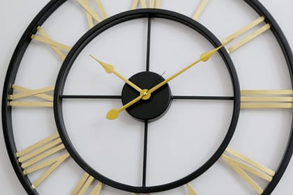 LIGHT ANGLE Metal Designer New Heavy Metal Marden Wall Clock for Living Room,Office (Flat-Clock)