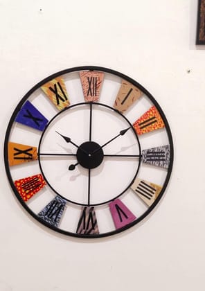 LIGHT ANGLE Handmade Metal Wall Clock