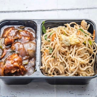 Noodles Combo - Chicken __ Hakka Noodles,Chilly Chicken Gravy
