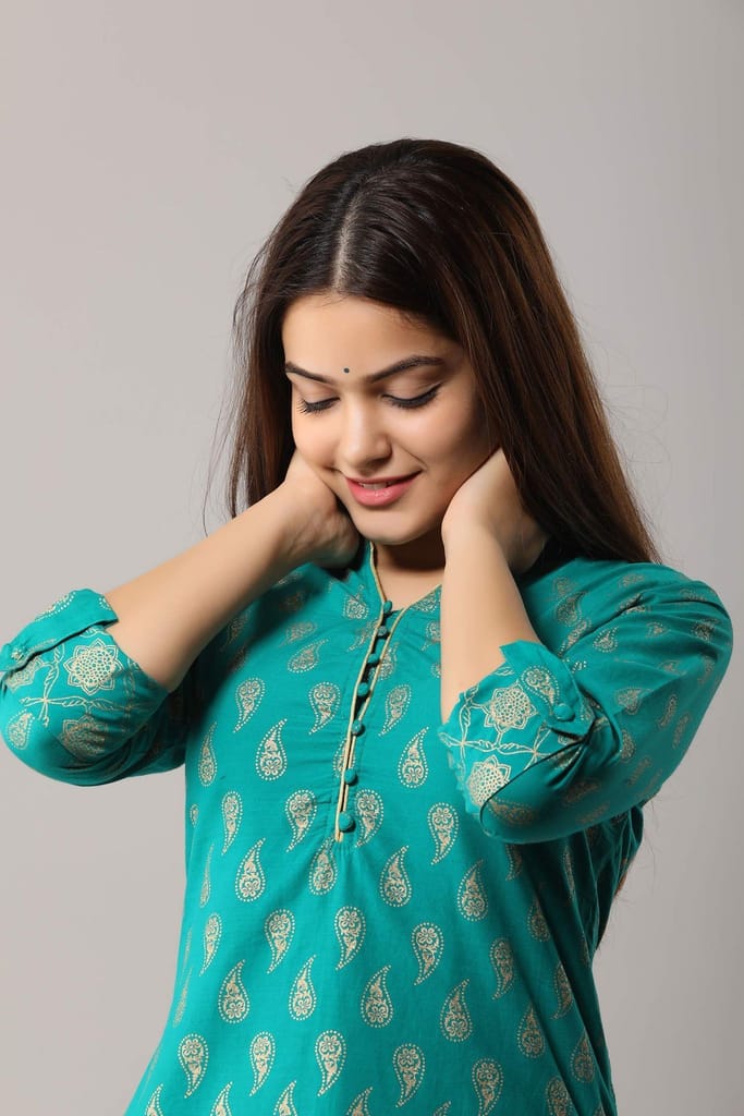 JAIPURETHNICWEAVES Women's Cotton Gold Printed Straight Kurta With Palazzo Set