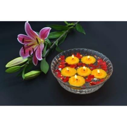 Scented Paraffin Wax Floating Candles Flower Shape Golden Yellow, Fragrance of Cinnaboom
