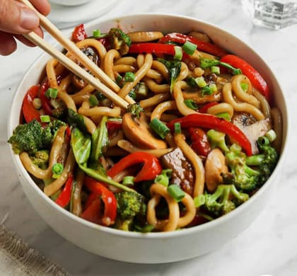 Veg Udon Noodles Chili Garlic (Wheat Noodles) - Chili Garlic
