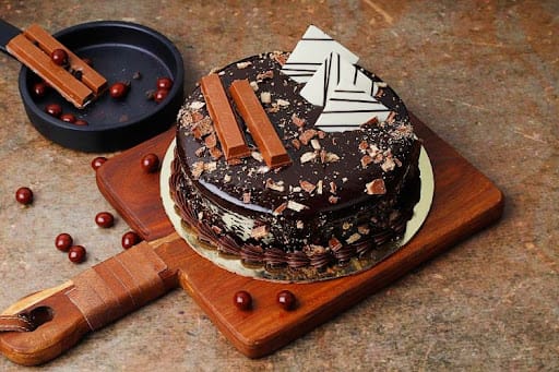 Choco-Creamy Kitkat Cake in Mohali & Chandigarh - Mohali Bakers