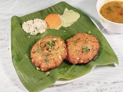 Dal Vada And Chutney [1 Plate, 2 Pieces]