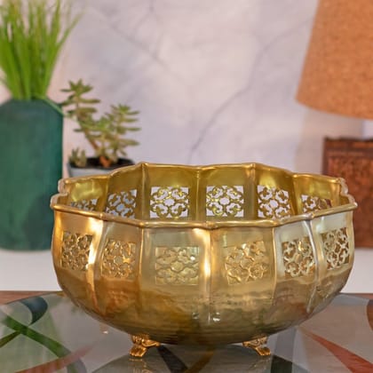 Kezevel Metal Decorative Urli Bowl - Golden Finish Traditional Handcrafted Urli Bowl for Flowers and Candles, Urli Pots, Size 39.1X38.1X19.05 CM