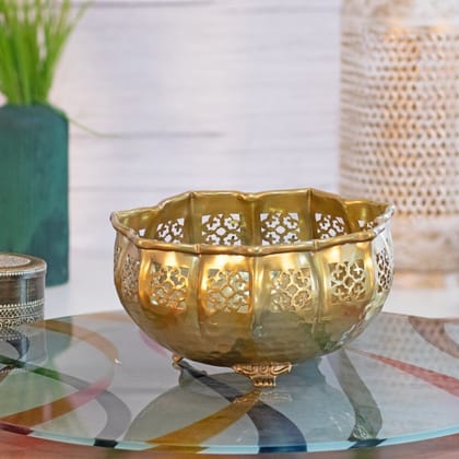 Kezevel Metal Decorative Urli Bowl - Gold Finish Traditional Handcrafted Urli Bowl for Flowers and Candles, Urli Pots, Size 27.94X27.94X15.24 CM