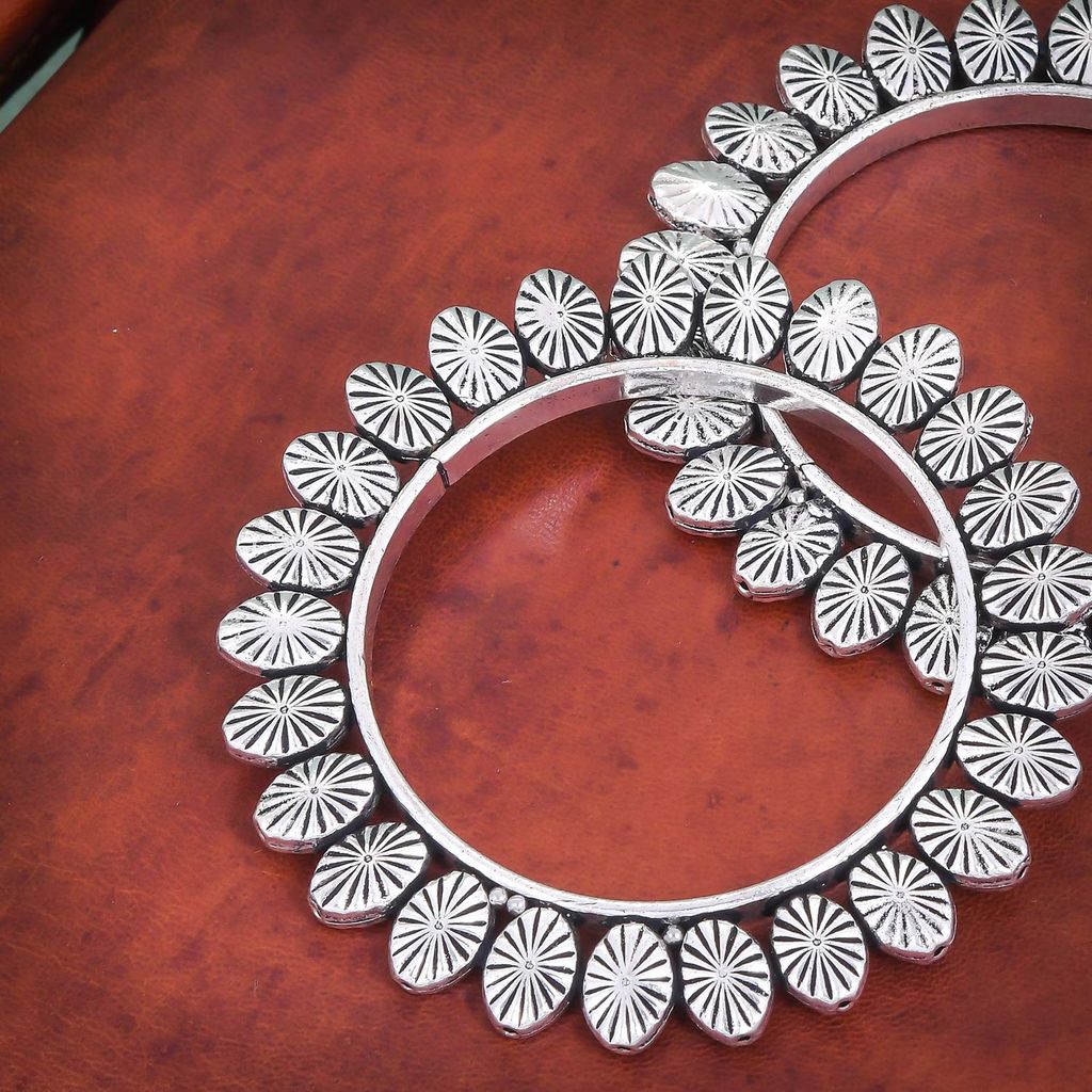Abhaah Oxidised German Silver Grey Traditional Kada 2.6 Silver Jewellery, Banjara, Boho Bangle for Women (1 Pair) (Grey)