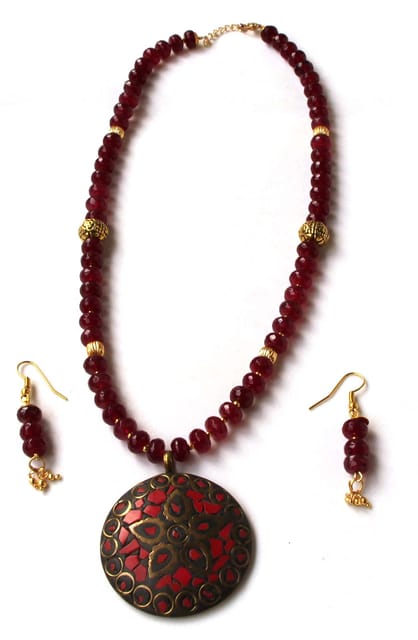 Red agate, the eight patron saint of the zodiac, ordered the Buddha necklace  pendant wool chain Stock Photo - Alamy
