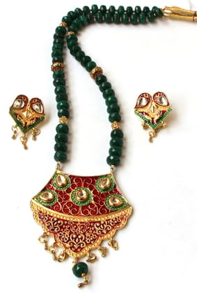 Unique Dazzling Beads  Green Jade Beads Necklace Set