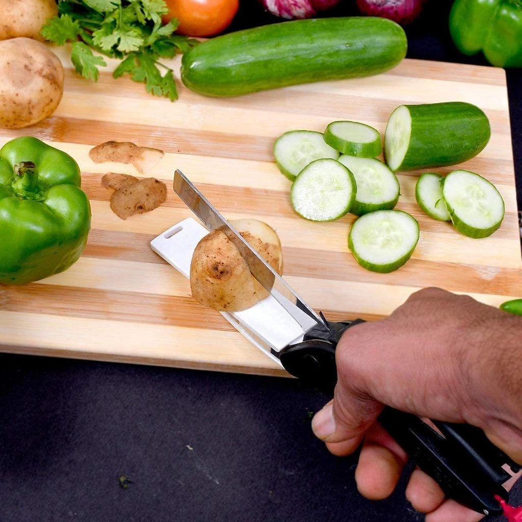 Wooden Vegetable Cutting Board - Large Organic Bamboo Chopping Board for Kitchen with Handle Slicing Board for Fruit, Meat, Cheese Knife Friendly Size 34 * 24 cm