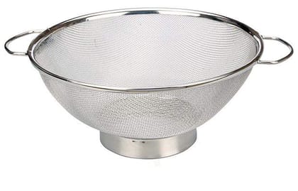 NURAT Stainless Steel 8 inch Colander Professional Strainer with Handles and Self-draining Solid Ring Base Dishwasher Safe