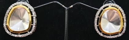 Kundan Studs Earring with American Diamond Kundan Studs Earring with American Diamond