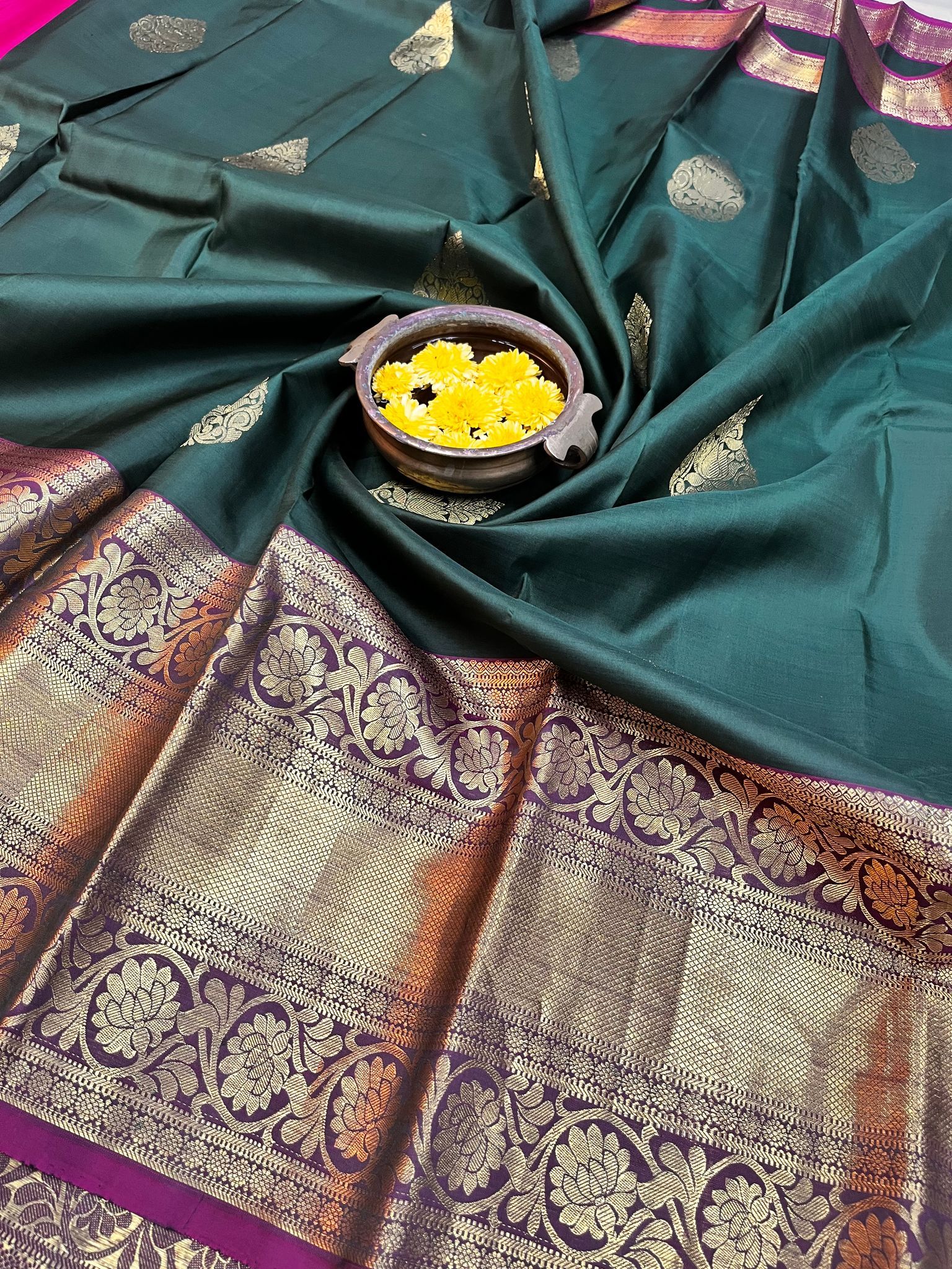 Bottle Green with Pink Color Thilagam Butta Long Border Pure Silk Saree with Unstitched Blouse