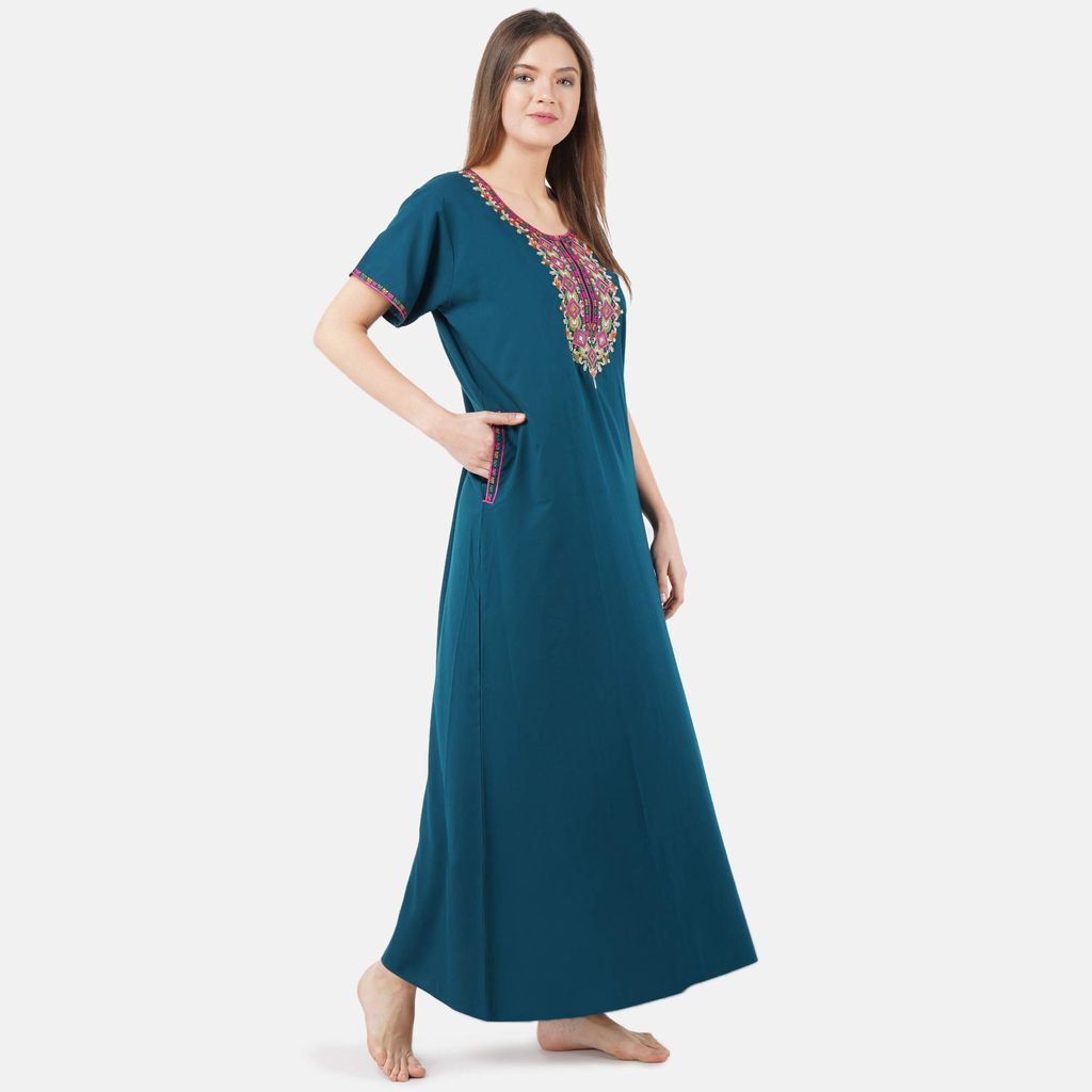 KOI lissybissy Diamond Shape Embroidered Nightgown