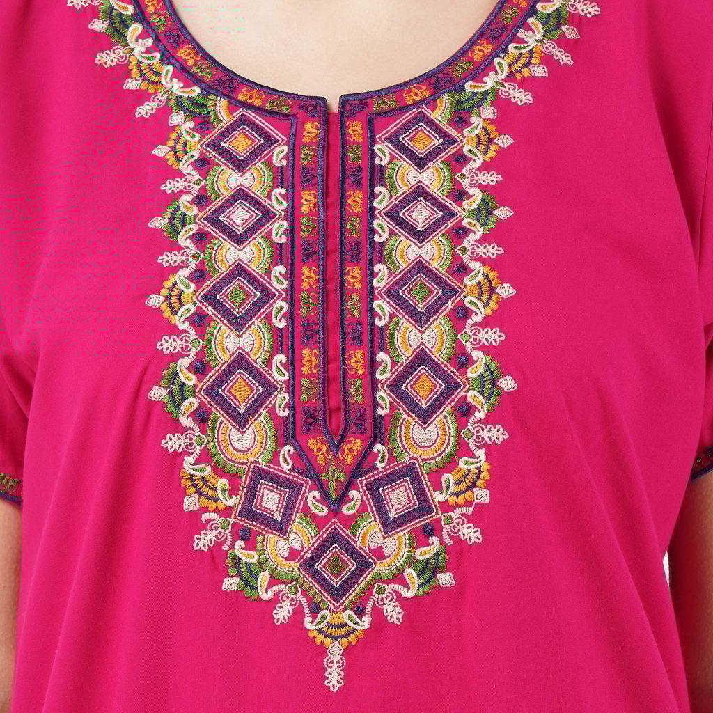 KOI lissybissy Diamond Shape Embroidered Nightgown