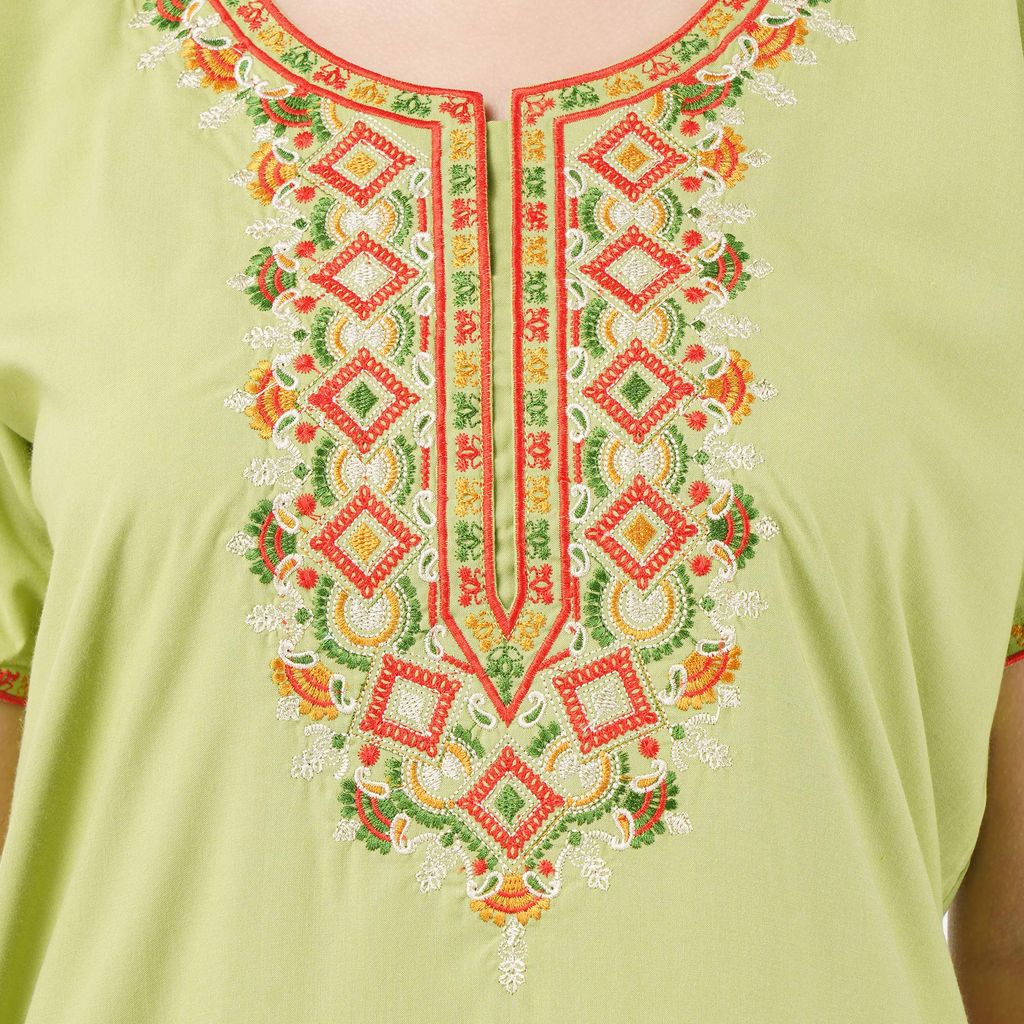 KOI lissybissy Diamond Shape Embroidered Nightgown