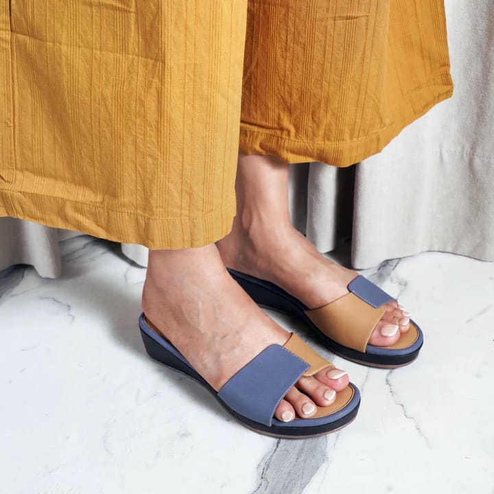 LOW HEEL EASY SLIPON SANDAL